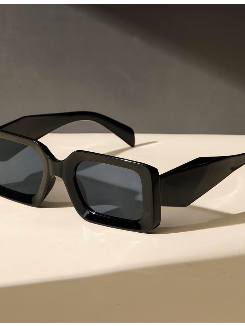 1 Pair Men’s Vintage Sunglasses- Oversized Black PC Frame&Curved AC Lens Retro